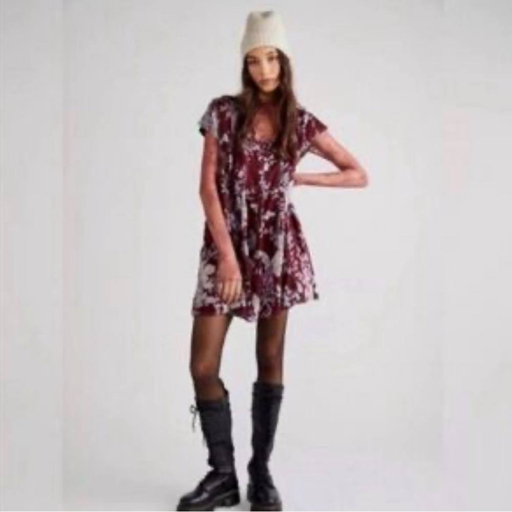 Free People Sully Floral Pleated Mini Dress Raisin Combo XS - Picture 2 of 12